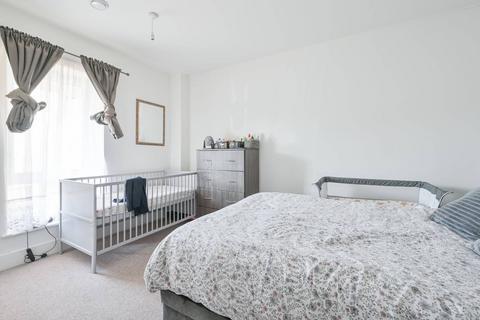 2 bedroom maisonette for sale, Tranquil Lane, Rayners Lane, Harrow, HA2
