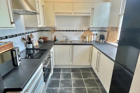 2 bedroom flat for sale, Chapelfields, Cuckfield