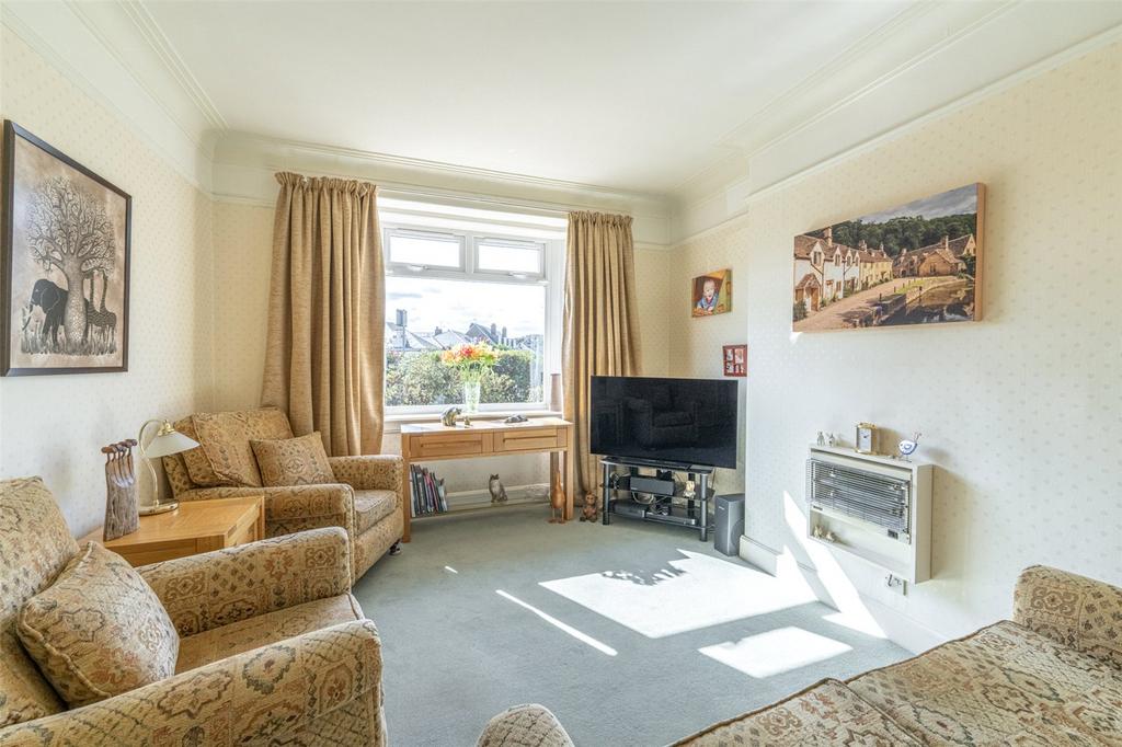 25 Craigleith Hill Green, Edinburgh, EH4 3 bed detached house £465,000