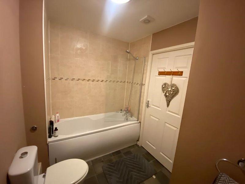 Bathroom 1.2