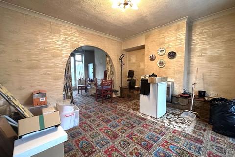 3 bedroom semi-detached house for sale - Roberts Road, Wednesbury