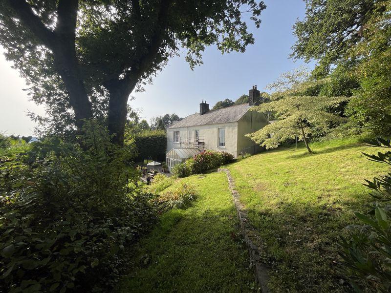 1 Llantrisant Houses, South Wing, High Street, Llantrisant CF72 8BS 4