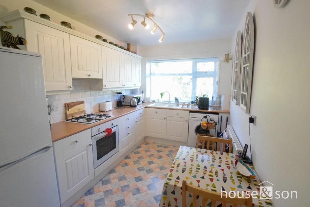 Maitlands, Portarlington Road, West Cliff, BH4 2 bed apartment for sale