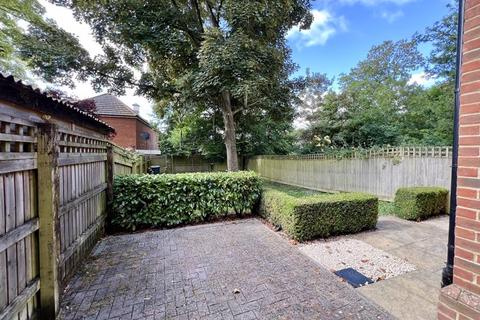 4 Bartletts Elm, Langport, TA10 9BS
