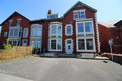 2 bedroom apartment to rent, St. Thomas Road, Lytham St. Annes, Lancashire, FY8