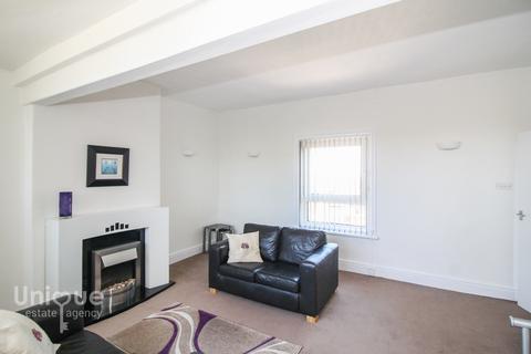 2 bedroom apartment to rent, St. Thomas Road, Lytham St. Annes, Lancashire, FY8