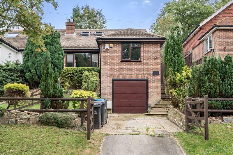 Caterham Drive, Coulsdon CR5 3 bed semidetached house £550,000