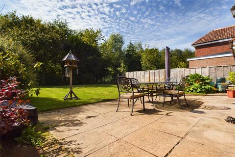 10 Swan Drive, Aldermaston, Reading, RG7 4UZ