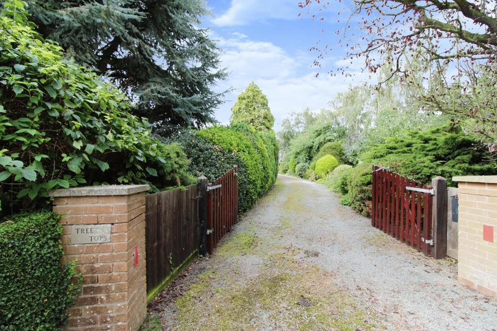 Millgate, Whaplode St Catherine, Spalding, PE12 6SD 3 bed detached