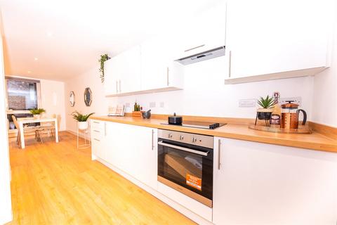 3 bedroom terraced house to rent, The Plaza, Advent Way, Ancoats, Manchester, M4