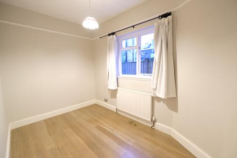 3 bedroom ground floor flat for sale, Dukes Avenue, Muswell Hill, London N10