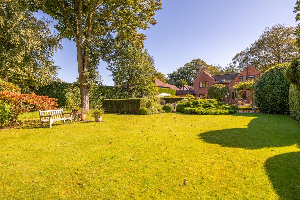 Brentwood, Wragby Road, Sudbrooke, Lincoln, Lincolnshire, LN2 2QU 4 bed detached house for sale