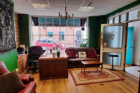 Retail property (high street) to rent - 30 New Street, Worcester, Worcestershire, WR1 2DP