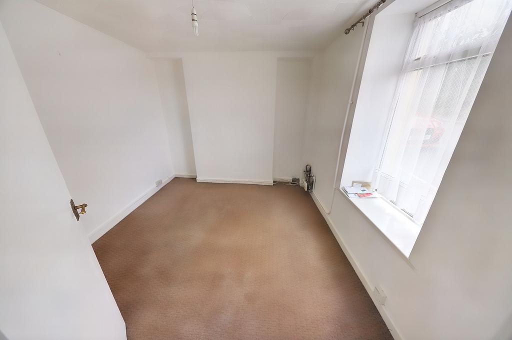 Penywaun, Aberdare CF44 3 bed terraced house £595 pcm (£137 pw)