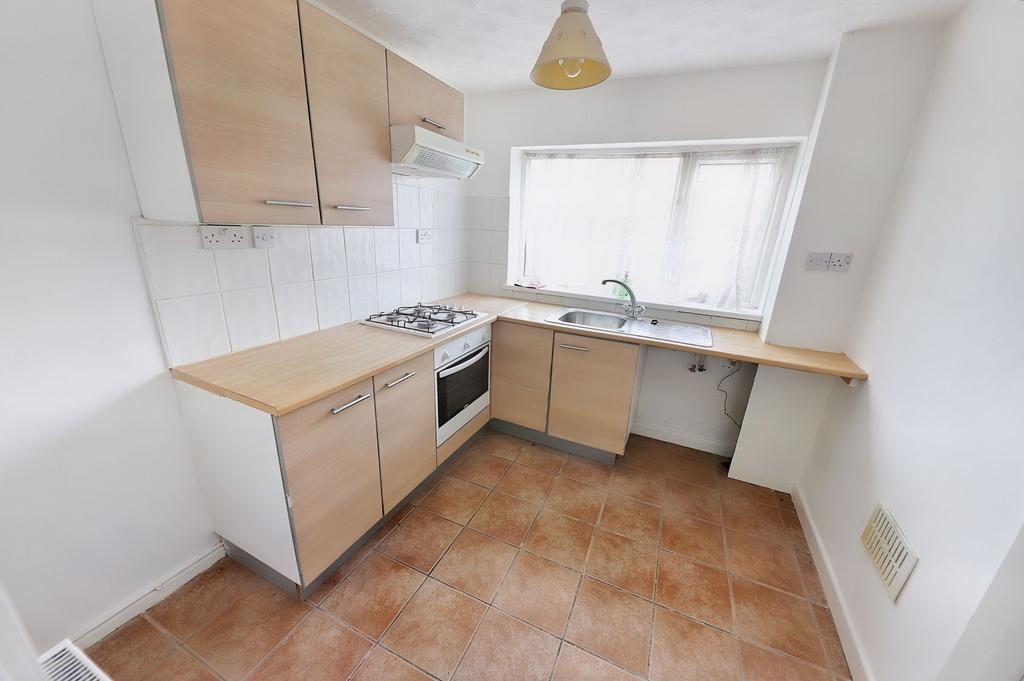 Penywaun, Aberdare CF44 3 bed terraced house £595 pcm (£137 pw)