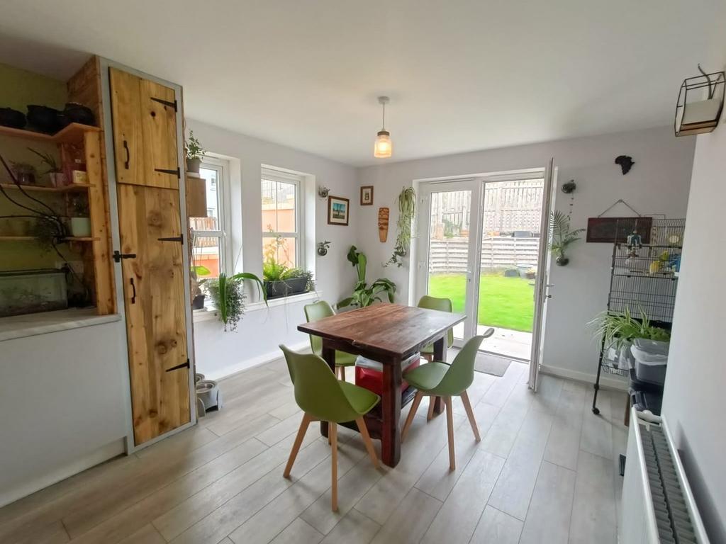 Knoll Park Drive, Galashiels, TD1 4 bed detached house for sale £309,000