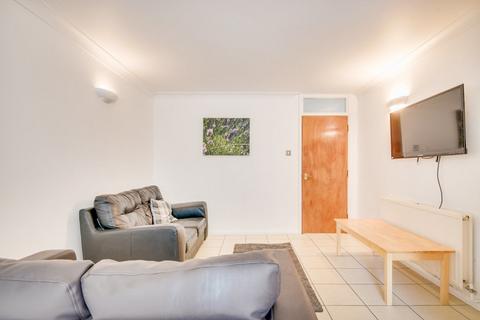 5 bedroom house to rent - Regency Place, Canterbury