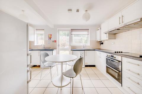 5 bedroom house to rent - Regency Place, Canterbury