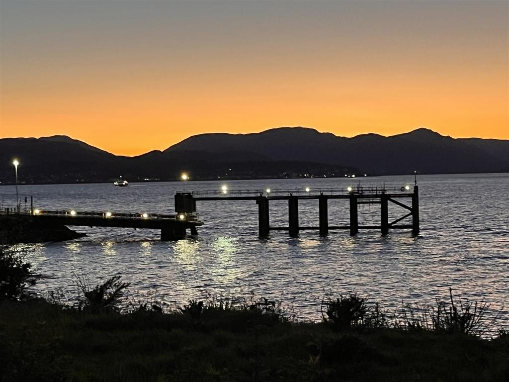 46clochroadsunset.jpg