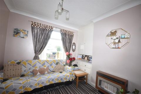 3 bedroom semi-detached house for sale, Thoresby Grove, Bradford BD7