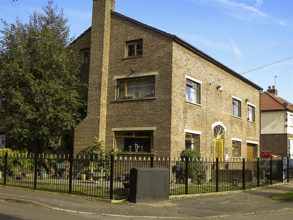 Thurley Road, Bradford BD4 7 bed detached house for sale £480,000