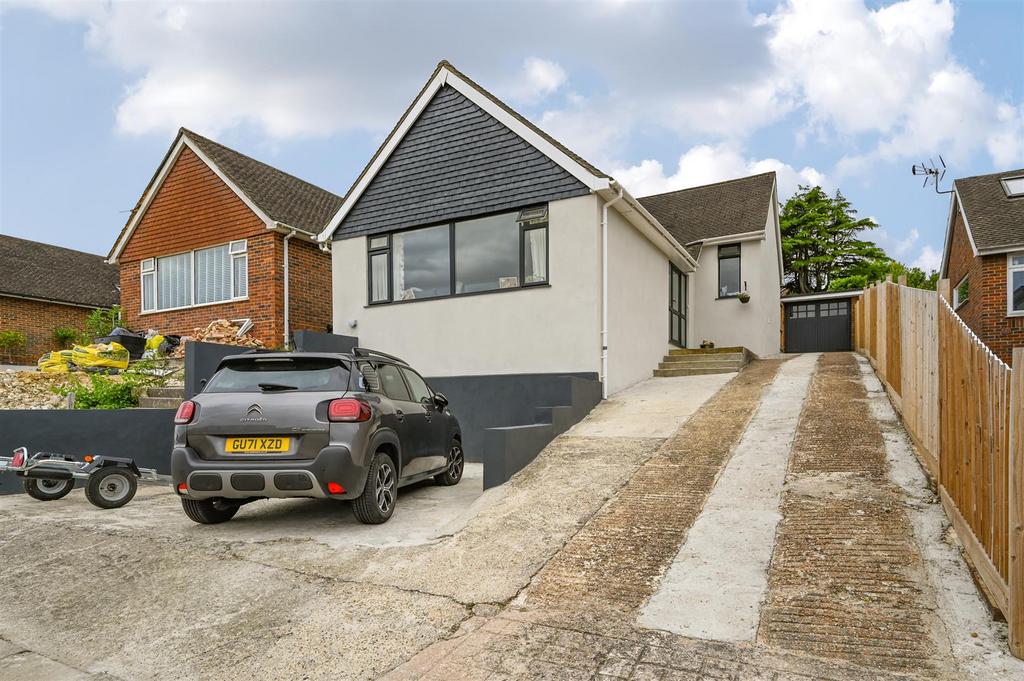 37 Westdenee drive bn1 (2).jpg