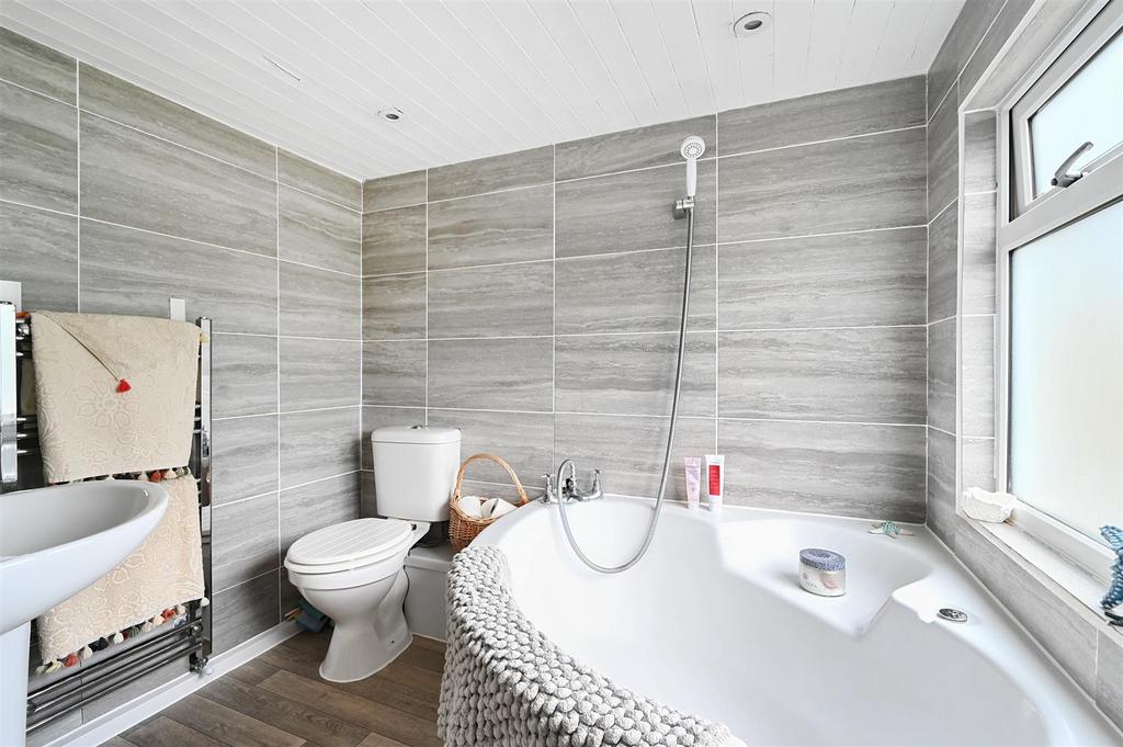 37 Westdenee drive bn1 (25).jpg