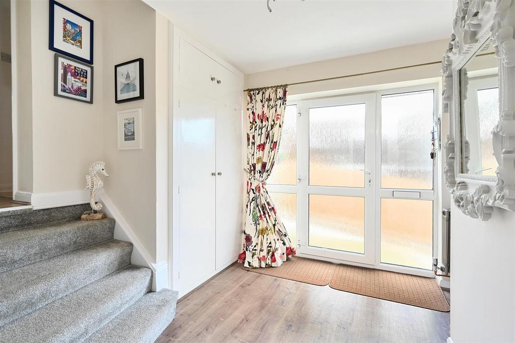 37 Westdenee drive bn1 (22).jpg