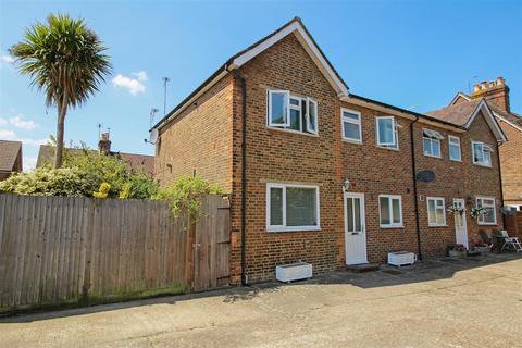 40a Victory Road, Horsham, RH12 2JF