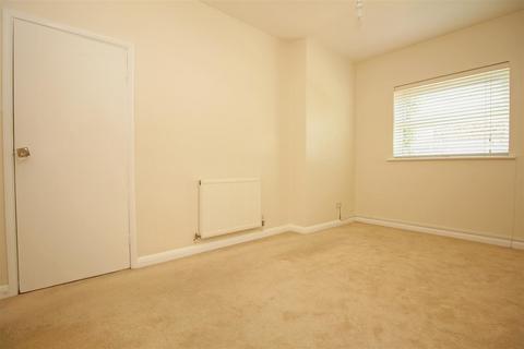 40a Victory Road, Horsham, RH12 2JF