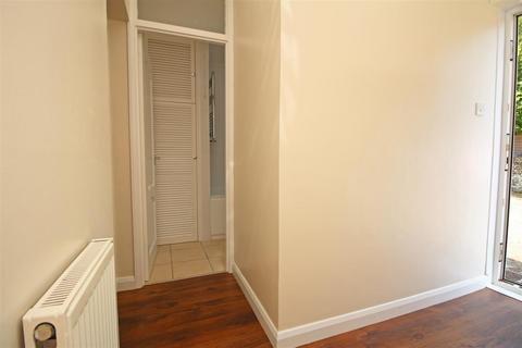 40a Victory Road, Horsham, RH12 2JF
