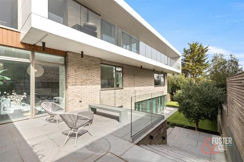 39 Withdean Road, Brighton, BN1 5BP