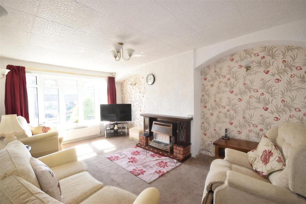 Middlebrook Way, Bradford BD8 2 bed semidetached bungalow £150,000