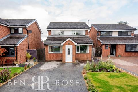 3 bedroom detached house for sale - Wyresdale Drive, Leyland