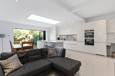 39 Camborne Avenue, London, W13 9QZ