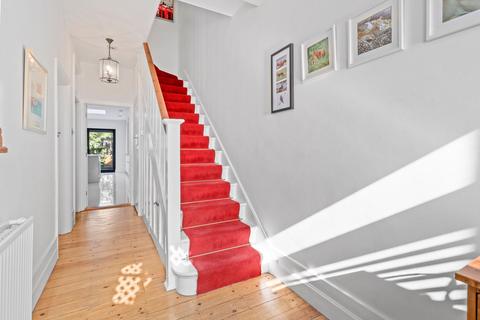 39 Camborne Avenue, London, W13 9QZ