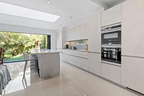 39 Camborne Avenue, London, W13 9QZ