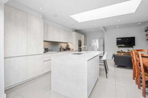 39 Camborne Avenue, London, W13 9QZ