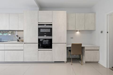 39 Camborne Avenue, London, W13 9QZ