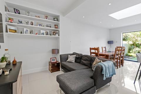 39 Camborne Avenue, London, W13 9QZ
