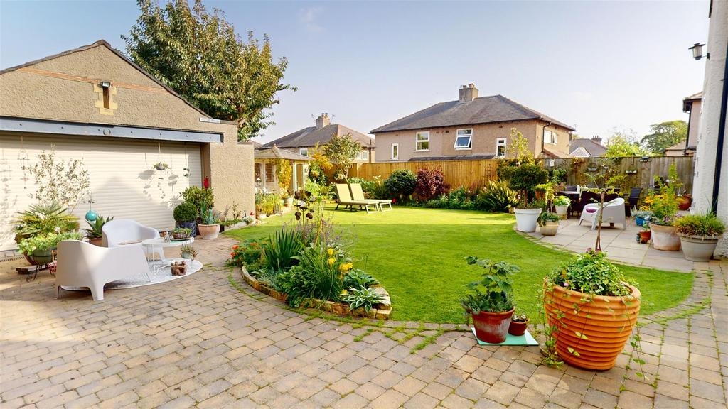 Stonegarth, Smith House Lane, Lightcliffe 4 bed detached house for sale