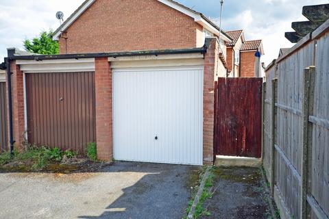 11 Chilham Close, Frimley, Camberley, GU16 9YA