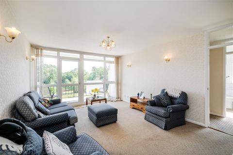 2 bedroom flat for sale - Hadleigh Court, North Chingford