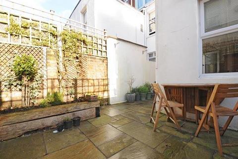 3 bedroom terraced house to rent, Exeter Street, Brighton, BN1 5PG