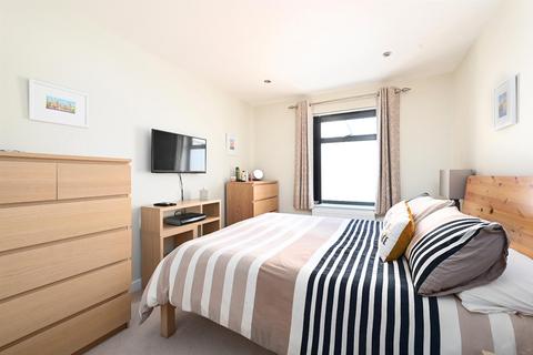 2 bedroom flat to rent, St. James's Street, Brighton, BN2 1QG