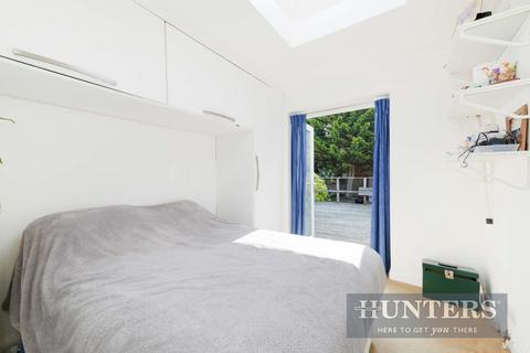 168 Douglas Road, Surbiton, KT6 7SE