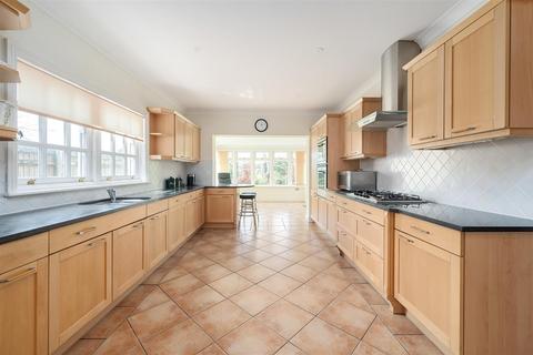 5 bedroom house to rent, Tongdean Road, Hove, BN3 6QE