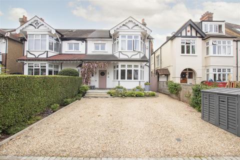 22 Park Avenue, Enfield, EN1 2HP