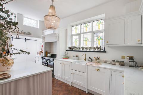 22 Park Avenue, Enfield, EN1 2HP