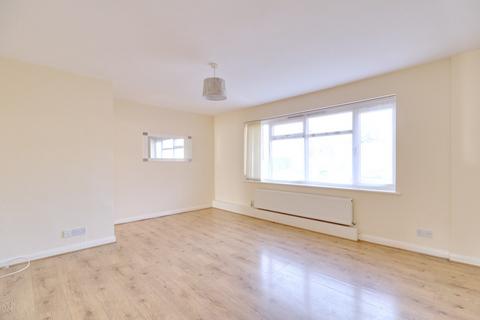 2 bedroom flat for sale, Stirling Close, Rainham RM13